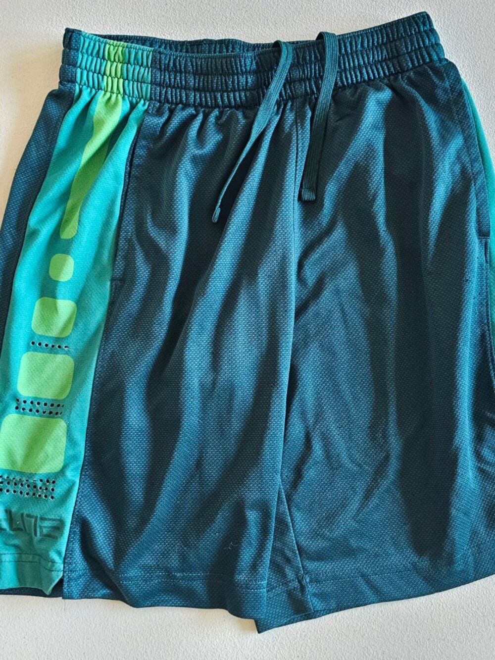 *Blemishes* Nike Dry-Fit Elite Basketball Shorts | Turquoise/Teal | Size: L